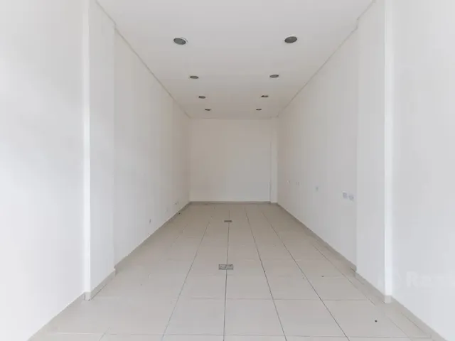 Loja para alugar, no bairro Novo Mundo em Curitiba