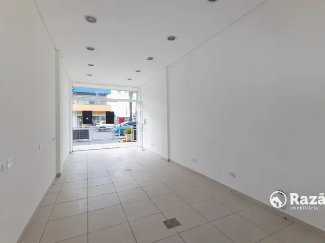 Loja para alugar, no bairro Novo Mundo em Curitiba