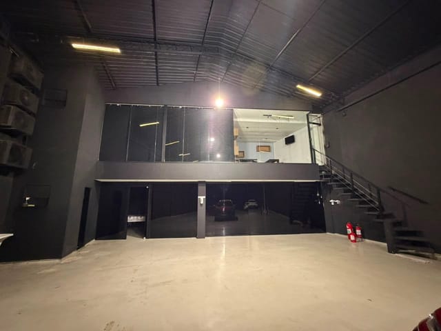 Foto do Loja - Galpão Comercial de 500m² Reformado na Vila Osasco - Osasco/SP | A Bela Vista Imóveis