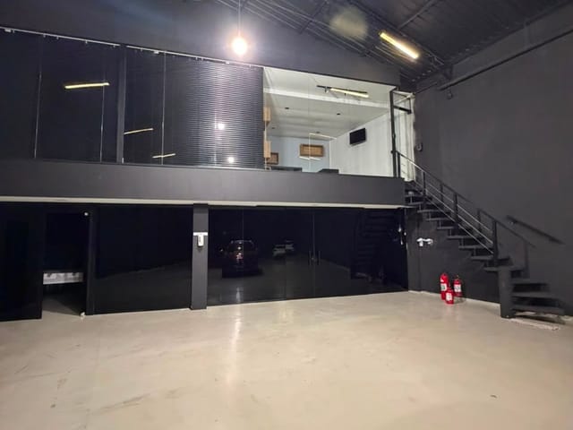 Foto do Loja - Galpão Comercial de 500m² Reformado na Vila Osasco - Osasco/SP | A Bela Vista Imóveis