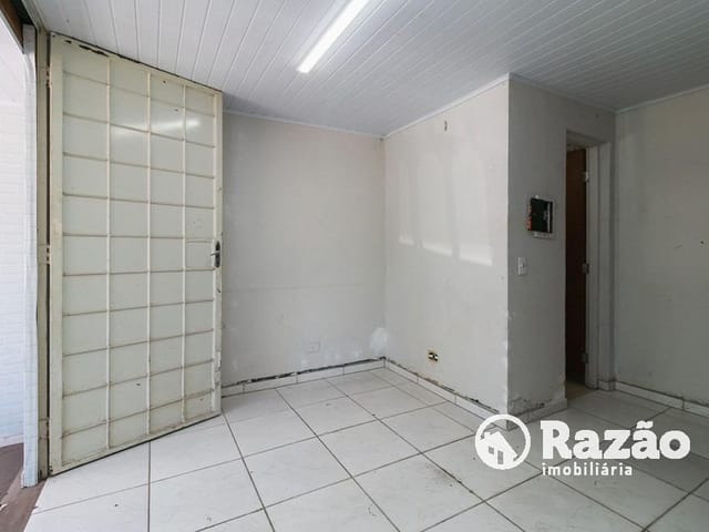 Loja para alugar, no bairro Xaxim em Curitiba