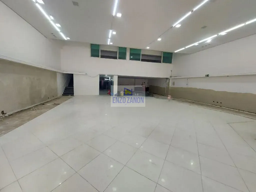 Loja-Salão, 560 m² - Foto 1
