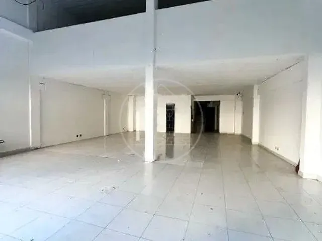 Loja com 270m², para alugar, no bairro Vila Andrade em São Paulo