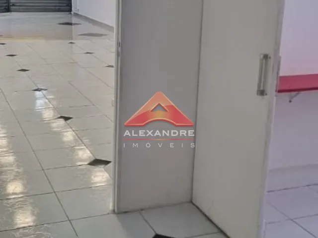 Loja com 392m², para alugar, no bairro Bosque dos Eucaliptos em São José dos Campos