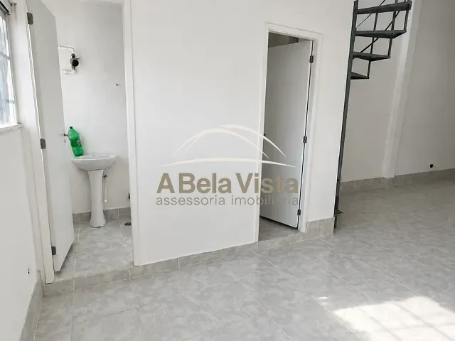 Loja com 111m², para alugar, no bairro Umuarama em Osasco