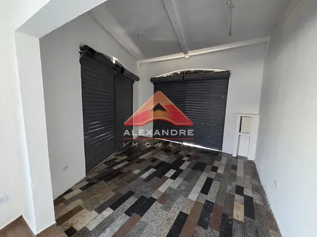 Loja com 630m², à venda, no bairro Jardim Ismênia em São José dos Campos