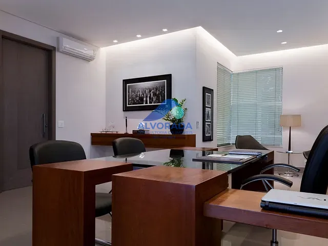 Loja com 337m², à venda, no bairro Vila Adyana em São José dos Campos