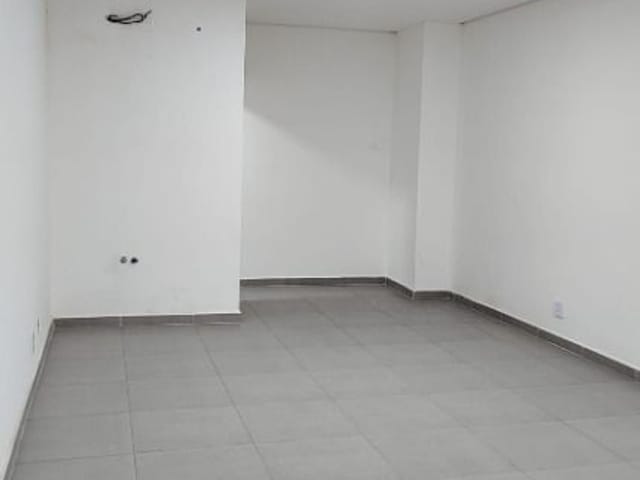 Loja com 99m², para alugar, no bairro Jardim Santa Luzia em Taboão da Serra