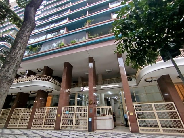 Loja com 130m², para alugar, no bairro República em São Paulo