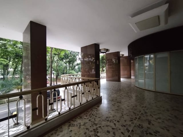 Loja com 130m², para alugar, no bairro República em São Paulo