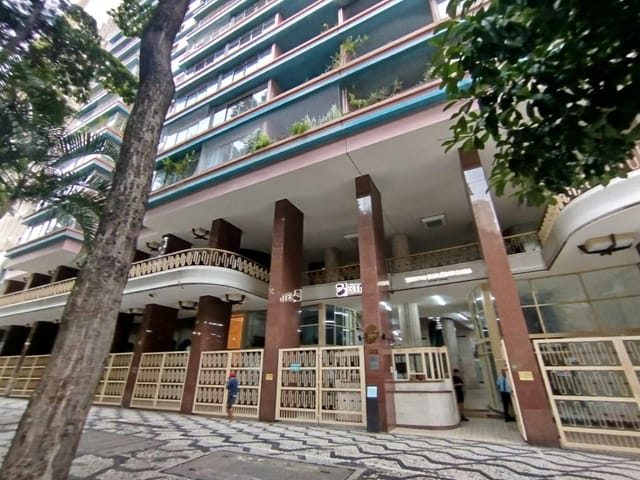 Loja com 130m², para alugar, no bairro República em São Paulo