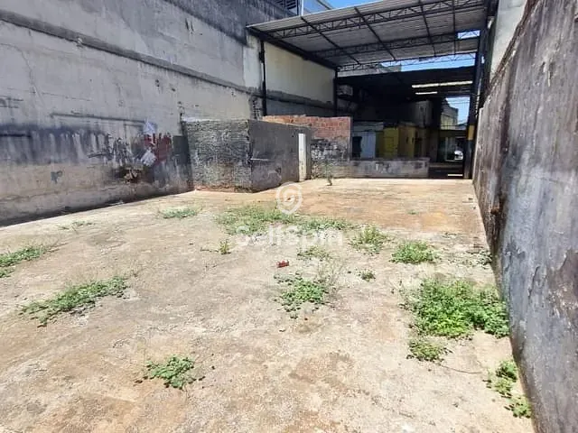 Loja com 345m², para alugar, no bairro Barreto em Niterói