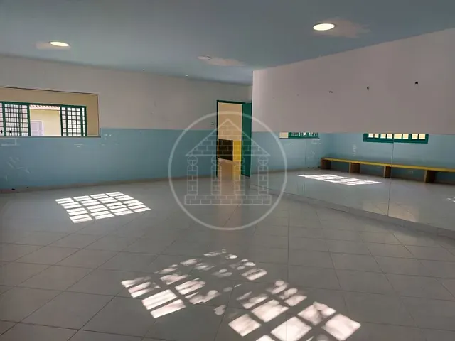 Loja com 175m², para alugar, no bairro Vila Sofia em São Paulo
