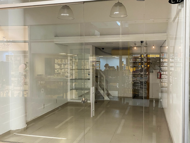 Loja com 24m², para alugar, no bairro República em São Paulo