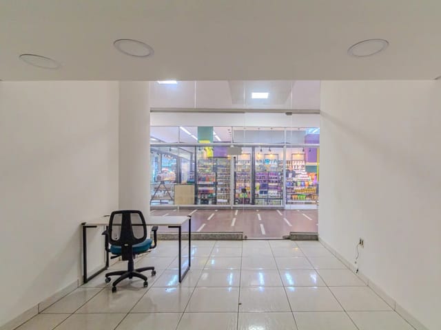 Loja com 24m², para alugar, no bairro República em São Paulo