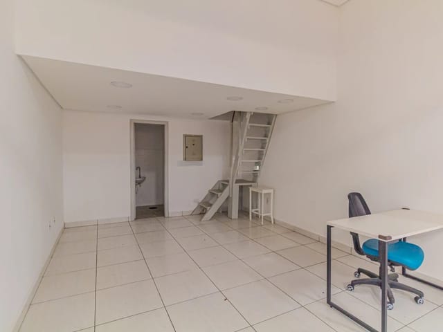 Loja com 24m², para alugar, no bairro República em São Paulo
