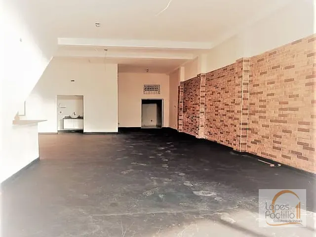 Loja com 250m², para alugar, no bairro Vila Thais em Atibaia