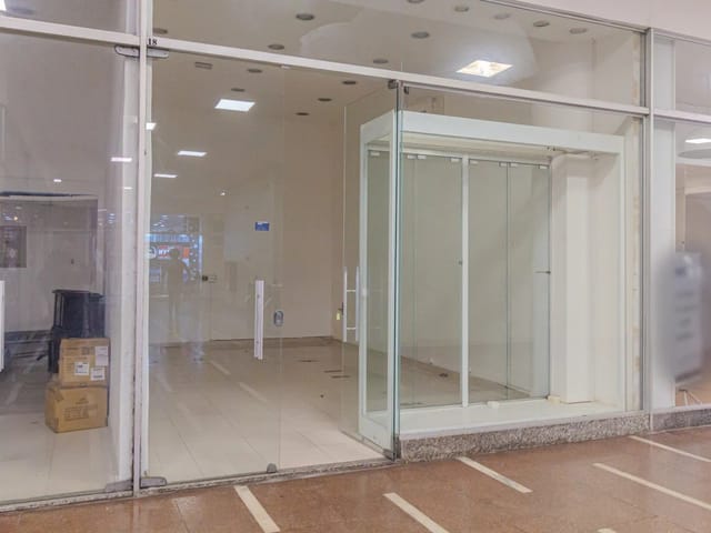 Loja com 33m², para alugar, no bairro República em São Paulo
