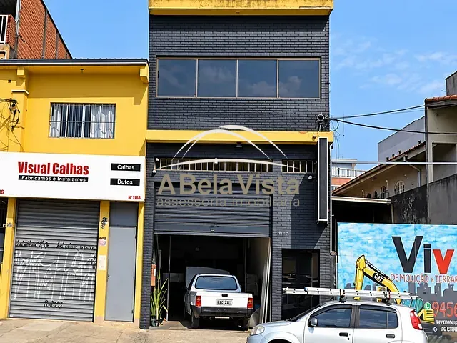 Prédio com 175m², para alugar, no bairro Parque Santa Teresa em Carapicuíba