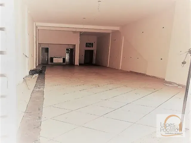 Loja com 400m², para alugar, no bairro Vila Thais em Atibaia