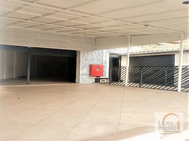 Loja com 400m², para alugar, no bairro Vila Thais em Atibaia