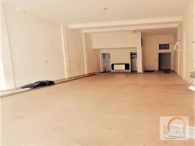 Loja com 400m², para alugar, no bairro Vila Thais em Atibaia