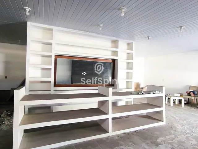 Loja com 200m², para alugar, no bairro Itaípu em Niterói