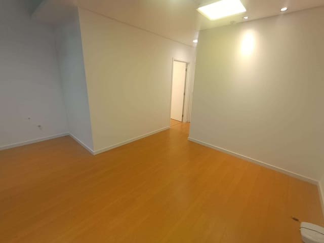 Loja com 45m², para alugar, no bairro República em São Paulo