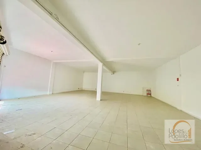 Loja com 140m², para alugar, no bairro Jardim das Cerejeiras em Atibaia