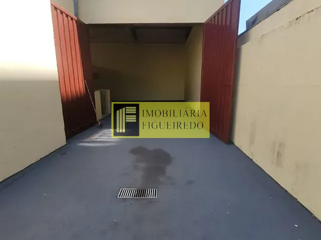 Loja com 100m², à venda ou para alugar, no bairro Vila Anchieta em São José do Rio Preto