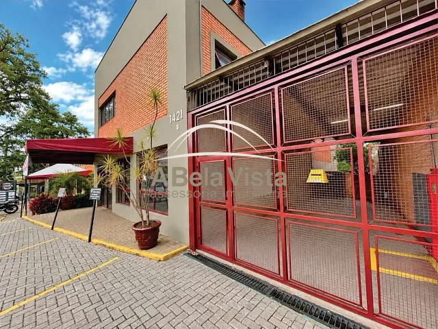 Loja à venda, no bairro Chácara São João em Carapicuíba