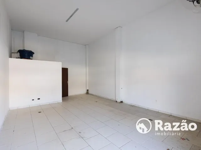 Loja para alugar, no bairro Cajuru em Curitiba
