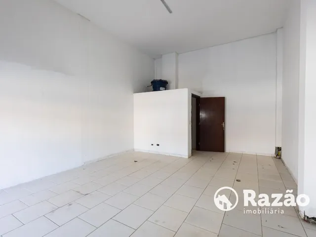 Loja para alugar, no bairro Cajuru em Curitiba