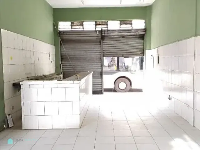 Loja com 80m², para alugar, no bairro Vila Serralheiro em São Paulo