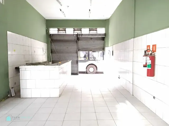Loja com 80m², para alugar, no bairro Vila Serralheiro em São Paulo