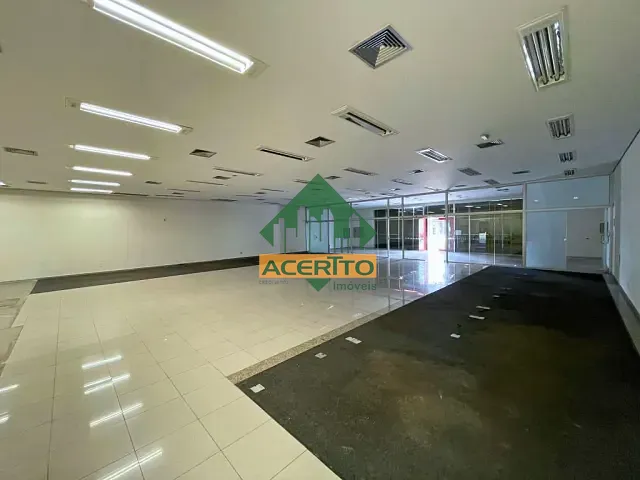 Loja com 386m², para alugar, no bairro São João em Araçatuba