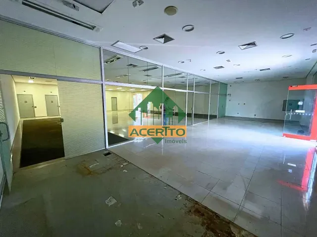 Loja com 386m², para alugar, no bairro São João em Araçatuba