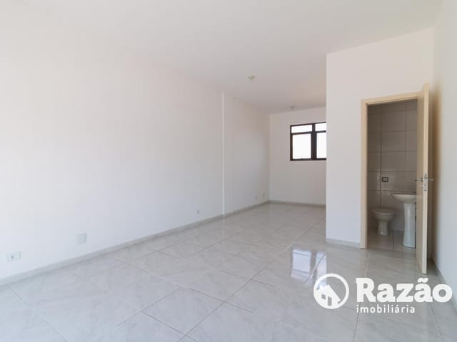 Loja para alugar, no bairro Vista Alegre em Curitiba