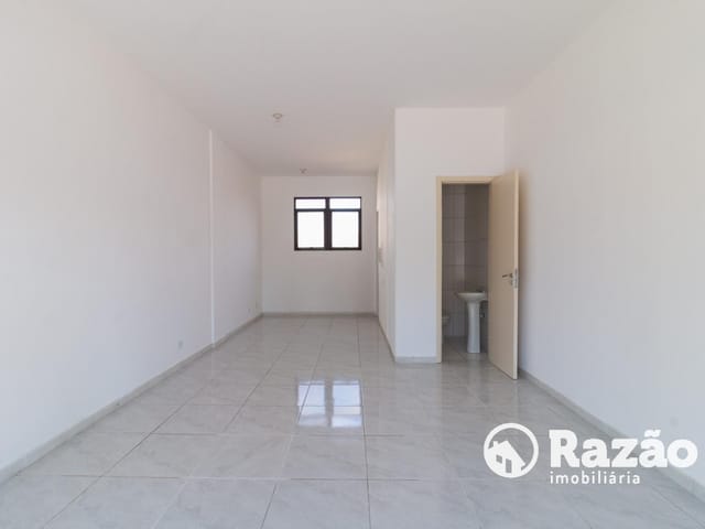 Loja para alugar, no bairro Vista Alegre em Curitiba