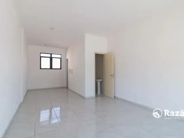 Loja para alugar, no bairro Vista Alegre em Curitiba