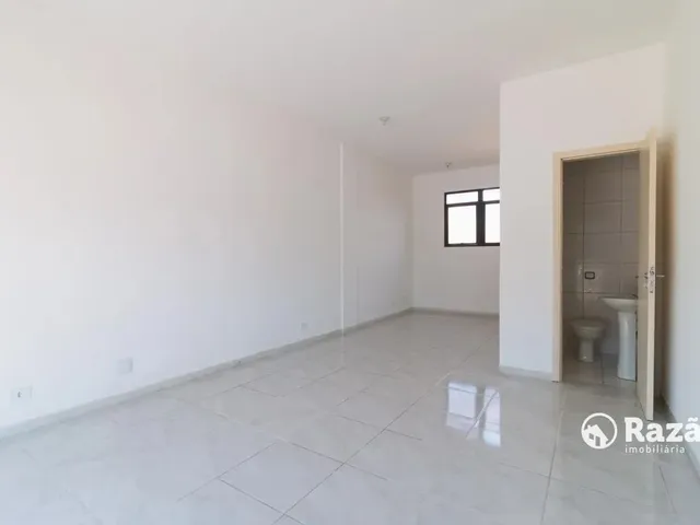Loja para alugar, no bairro Vista Alegre em Curitiba