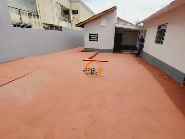 Loja com 330m², para alugar, no bairro Alvinópolis em Atibaia