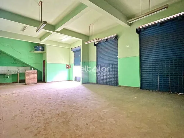 Loja com 100m², para alugar, no bairro Carlos Prates em Belo Horizonte
