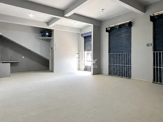 Loja com 100m², para alugar, no bairro Carlos Prates em Belo Horizonte