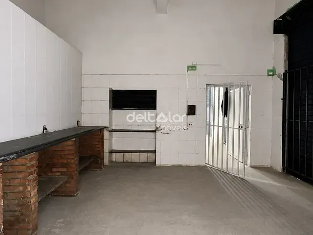 Loja com 100m², para alugar, no bairro Carlos Prates em Belo Horizonte