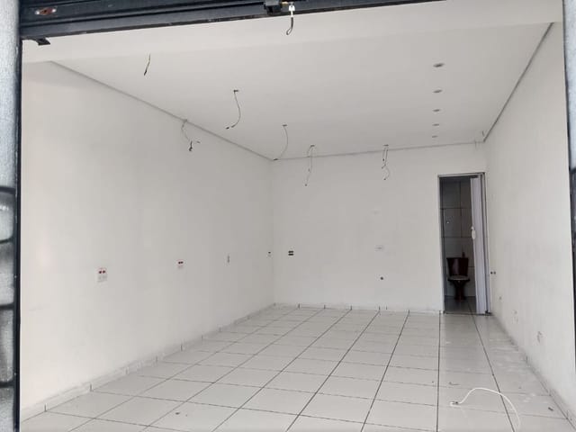 Loja com 25m², para alugar, no bairro Padroeira em Osasco