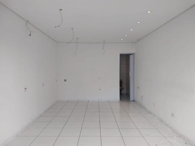 Loja com 25m², para alugar, no bairro Padroeira em Osasco