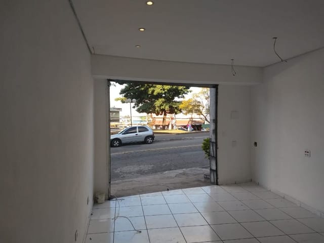 Loja com 25m², para alugar, no bairro Padroeira em Osasco
