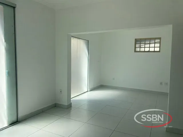 Loja à venda ou para alugar, no bairro Centro em Nova Odessa