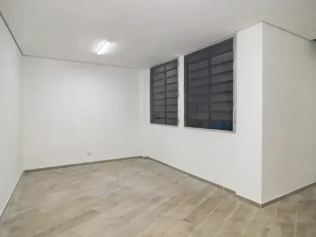 Loja com 450m², para alugar, no bairro República em São Paulo